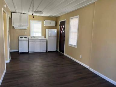Main picture of 306 Hamlin St