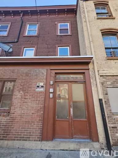Main picture of 6 Liberty St