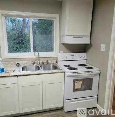 Main picture of 121 Lineberger St
