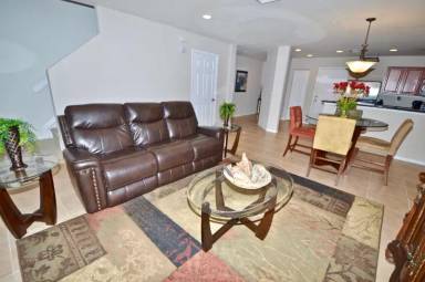 Main picture of 477 SE Bloxham Way