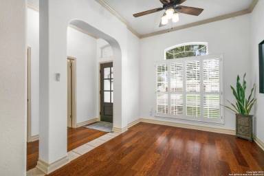 Main picture of 18914 Surreywood