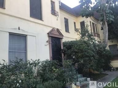 Main picture of 1465 S Wooster St