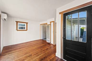 Main picture of 2306 Duane St