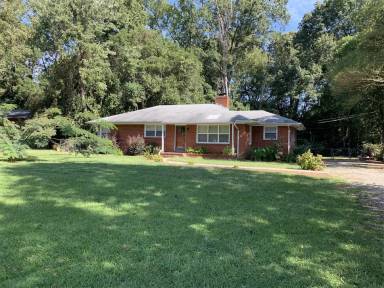 Main picture of 641 Allister Dr