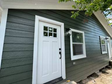 Main picture of 3919 Elysian St