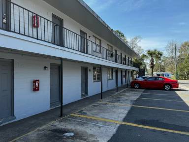Main picture of Gardens Jax Apartments