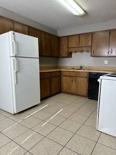 Main picture of 1610 Ridge Ave N