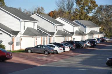 Main picture of 5 E Green Meadows Rd