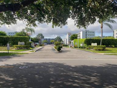 Main picture of Lakeshore At University Park