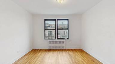 Main picture of 282 E 35th St