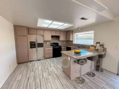 Main picture of 23262 Lena St