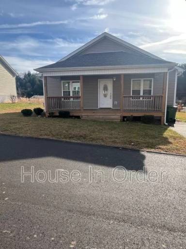 Main picture of 74 Patriot Pl