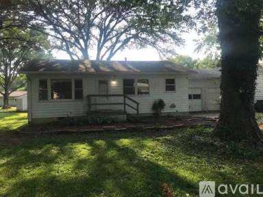 Main picture of 206 Poplar St