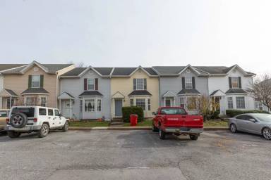 Main picture of 160 Stadium Cir