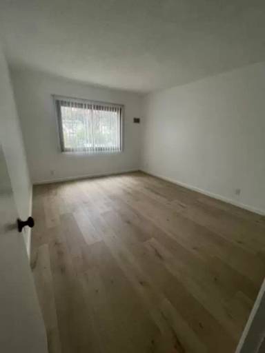 Main picture of 8619 Belford Ave