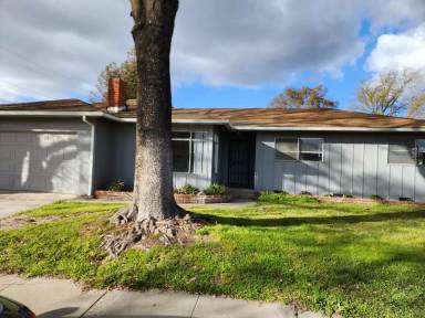 Main picture of 321 Lelah Ave