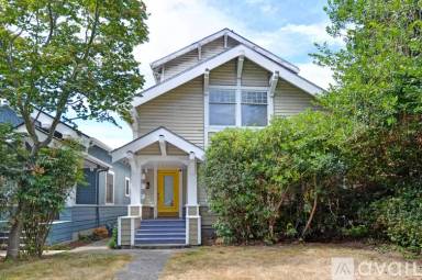 Main picture of 2215 Yale Ave E