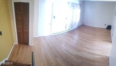 Main picture of 830 W 11th St