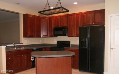 Main picture of 9323 Penrose St