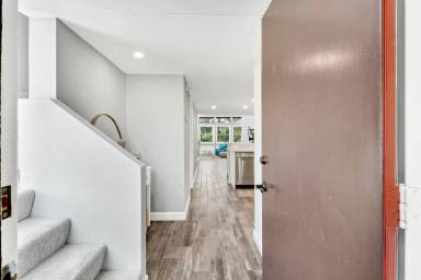 Main picture of 5 Devils Elbow Ln