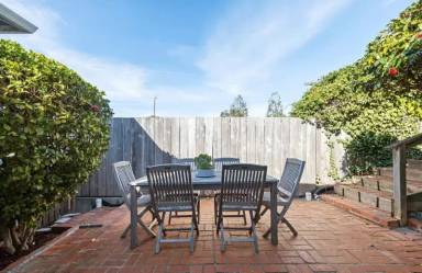 Main picture of 276 Sausalito St