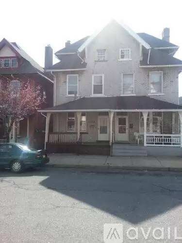Main picture of 723 Cherokee St