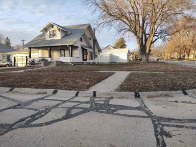 Main picture of 312 E 4th St