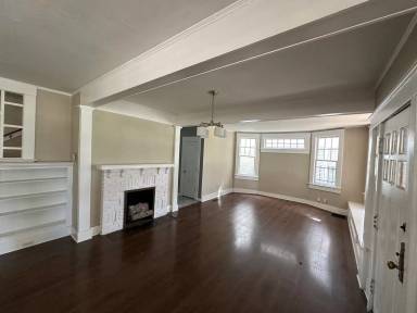 Main picture of 1860 Vinton Ave