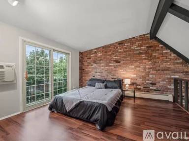 Main picture of 2312 W 14 Mile Rd