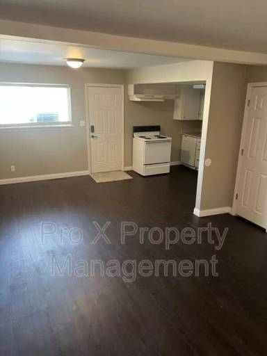 Main picture of 2929 East University Street - 12