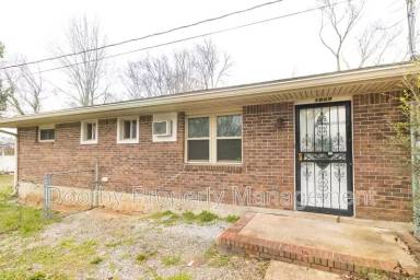 Main picture of 1809 N Hawthorne St