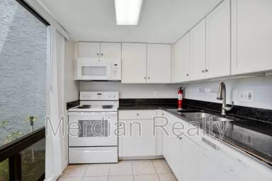 Main picture of 10 Sheoah Blvd