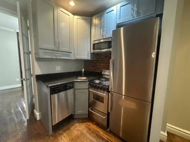 Main picture of 300 E 35th St
