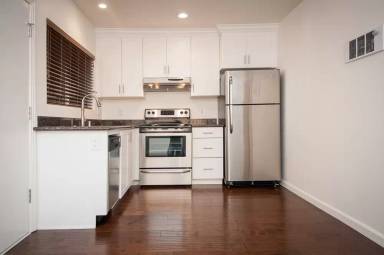 Main picture of 740 Sapphire St