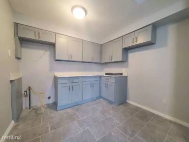 Main picture of 282 Lexington Ave