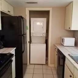 Main picture of 208 Settlers Park Dr