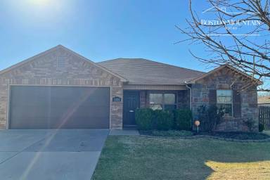 Main picture of 1121 S Apollo Dr