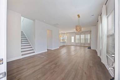 Main picture of 1014 Shore Lap St