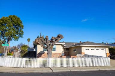 Main picture of 554 Lorren Way