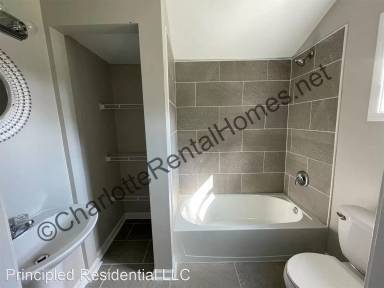 Main picture of 150 White St NW