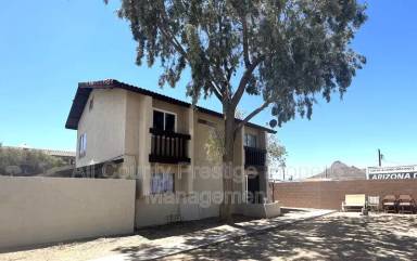 Main picture of 2425 E Waltann Ln