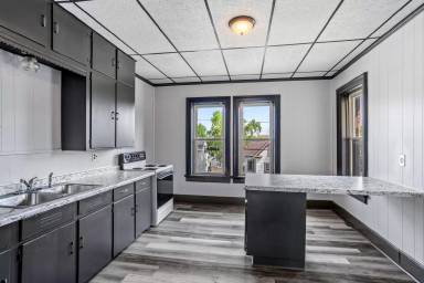 Main picture of 300 Sherry St