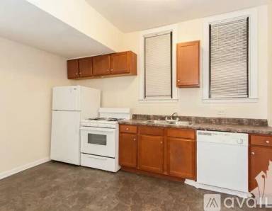 Main picture of 2208 N Southport Ave