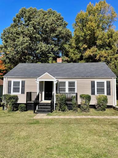 Main picture of 711 Monroe Dr