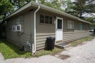 Main picture of 4236 N Jackson Ave