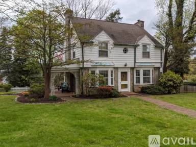 Main picture of 401 Old Orchard Ln