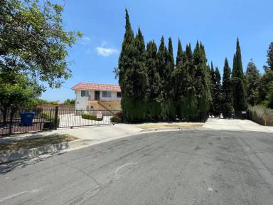 Main picture of 155 W Ramona Blvd