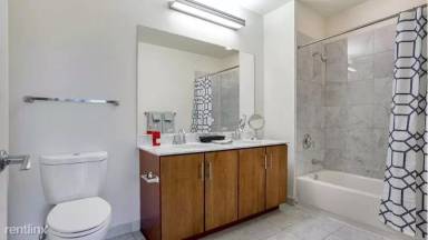 Main picture of 2139 S Indiana Ave