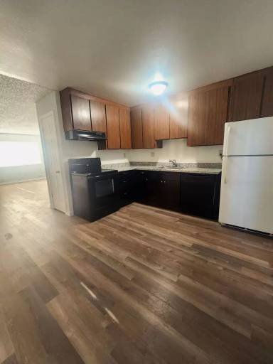 Main picture of 2112 Spanos St