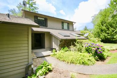 Main picture of 94 Quail Run Cir